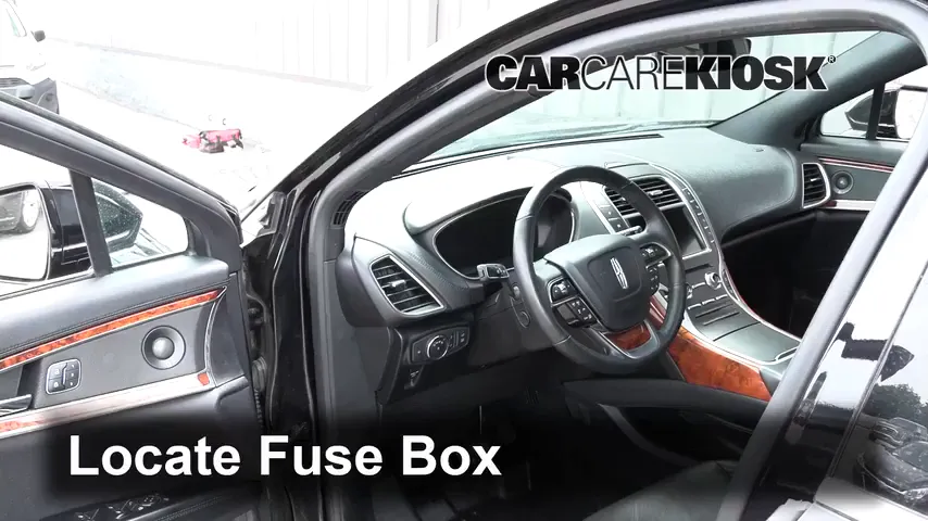 2019 Lincoln Nautilus Reserve 2.0L 4 Cyl. Turbo Fuse (Interior)